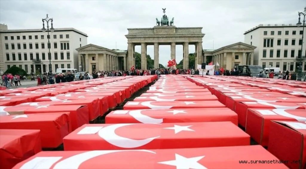 15 Temmuz şehitleri Türk bayrağına sarılı 251 tabutla anıldı