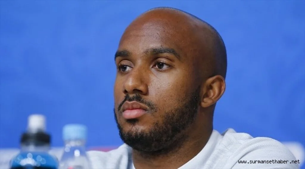 Everton Fabian Delph'i transfer etti