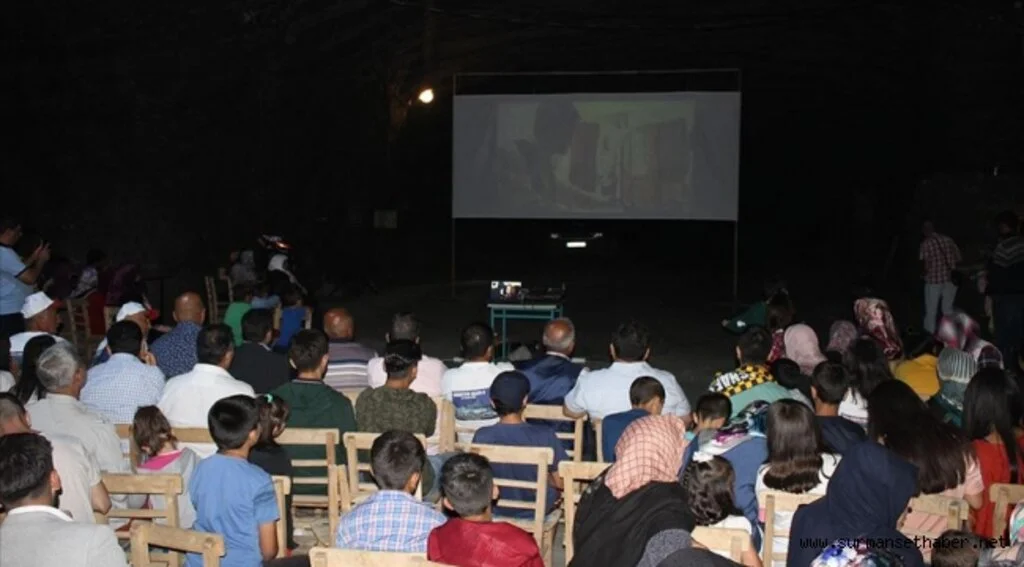 Tuz mağarasında sinema keyfi