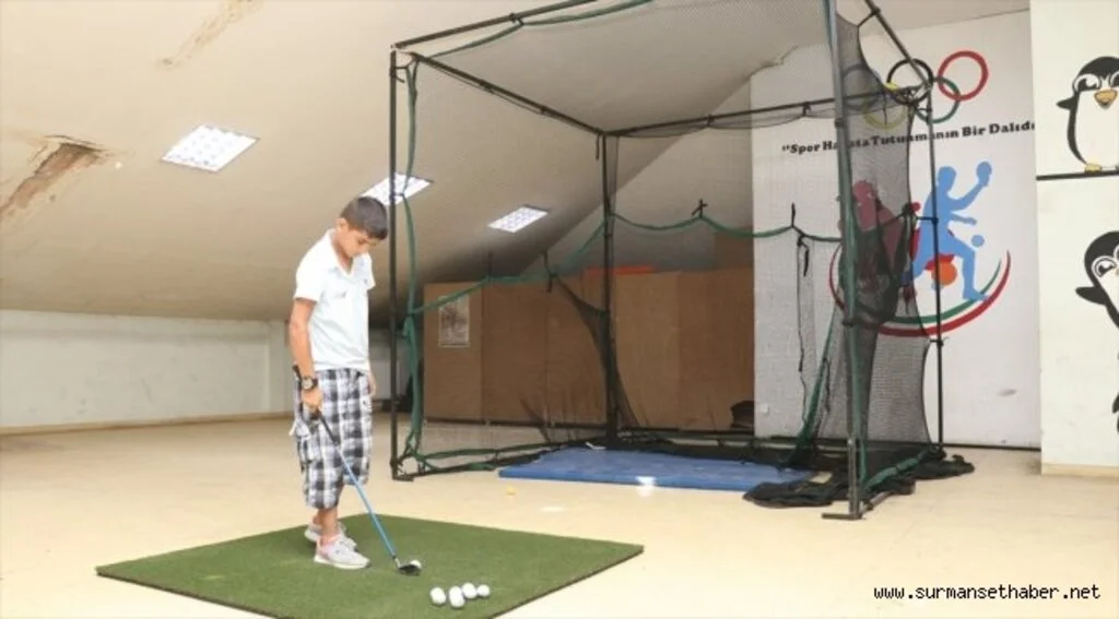 Çatıda golf oynayıp Türkiye Şampiyonası'na gitmeye hak kazandılar