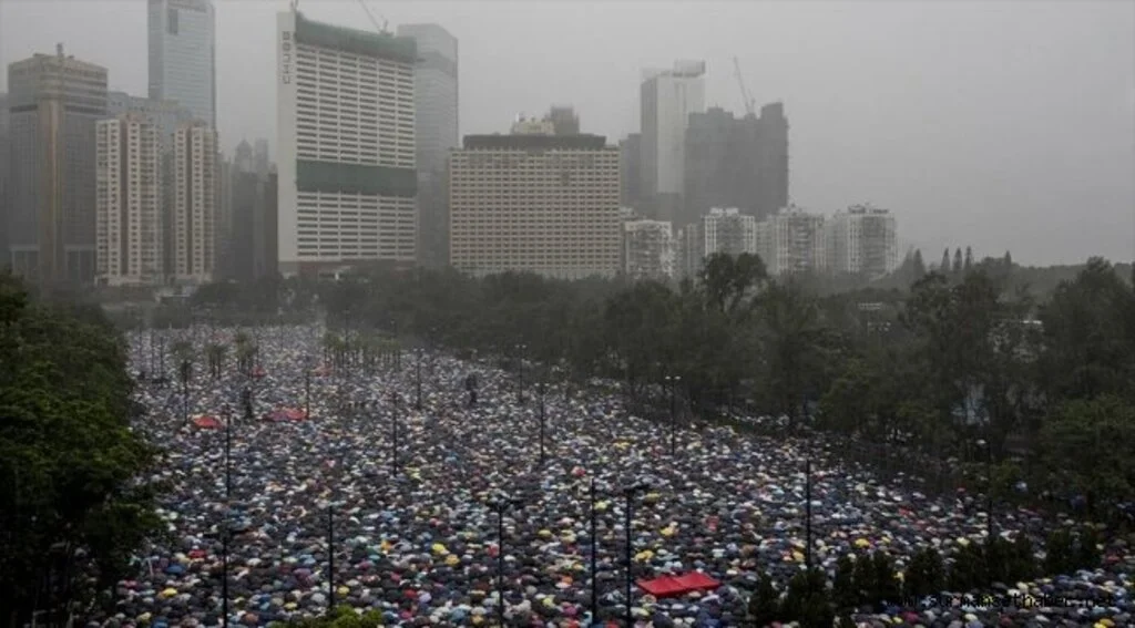 Hong Kong'da diyalog platformu kurulacak