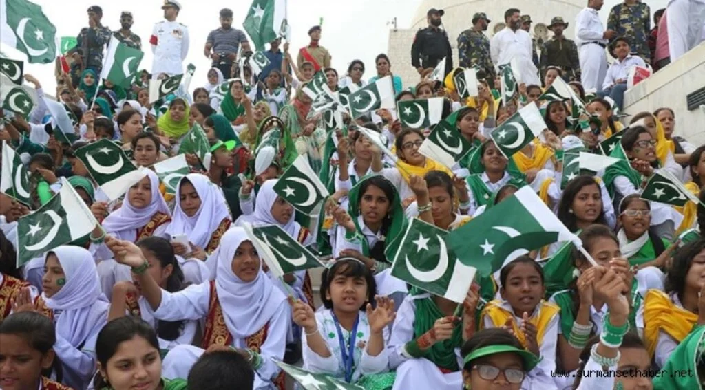 Pakistan bağımsızlığının 72. yılını kutluyor