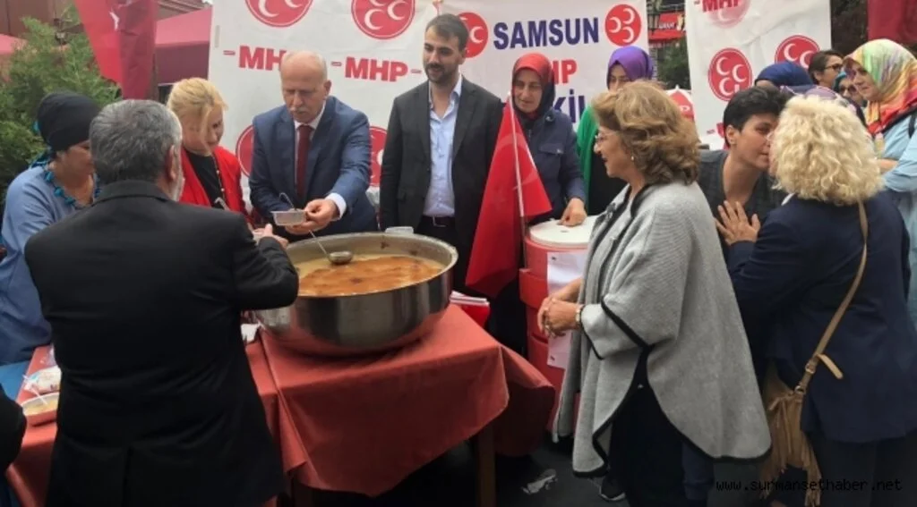 MHP İL KADIN KOLLARI AŞURE DAĞITTI