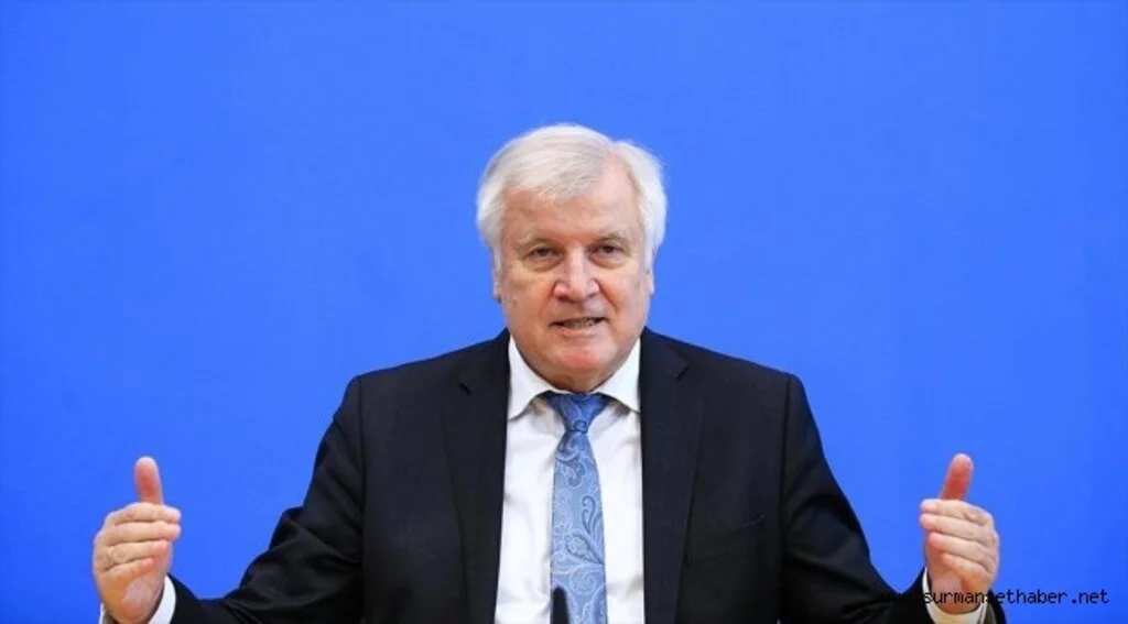 Almanya İçişleri Bakanı Seehofer: Almanya'da aşırı sağ teröründen kaynaklanan tehdit büyüktür