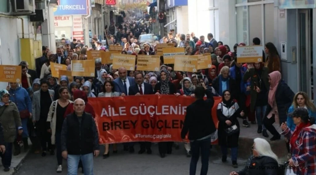 AK Parti'li kadınlardan kadına şiddete karşı 'turuncu çizgi'