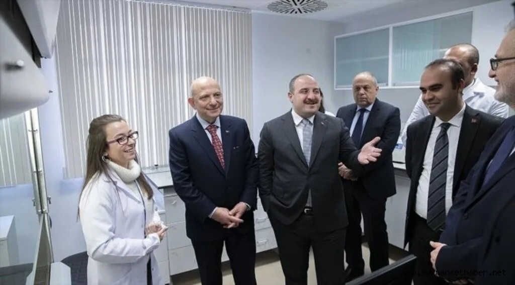 Bakan Varank Kök Hücre Enstitüsü'nü ziyaret etti
