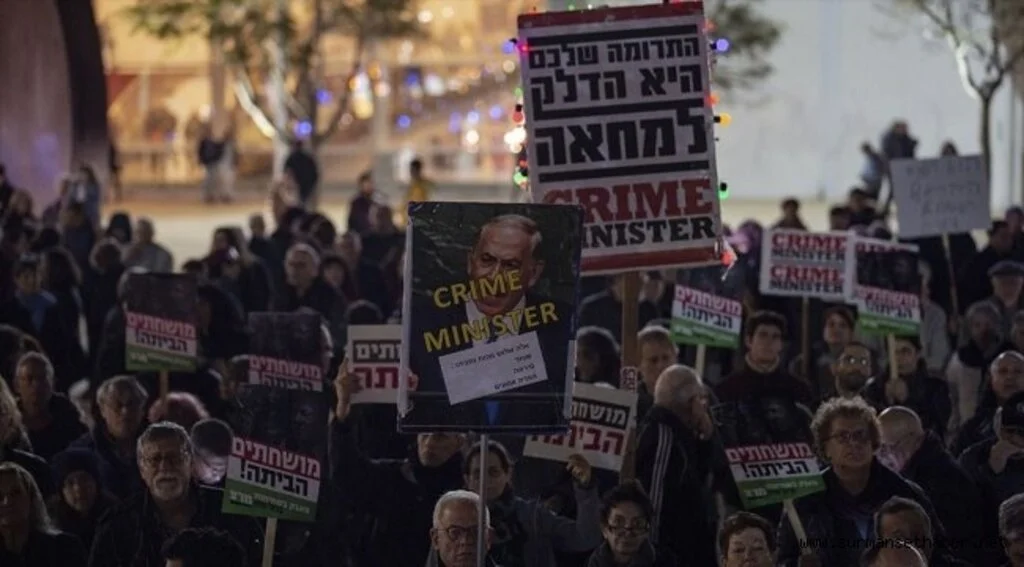 İsrail Netanyahu'nun yolsuzluk iddiaları İle Çalkalanıyor 