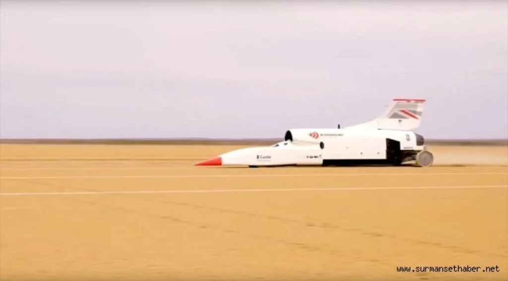 Süpersonik araç Bloodhound Güney Afrika'da hız rekoru kırdı