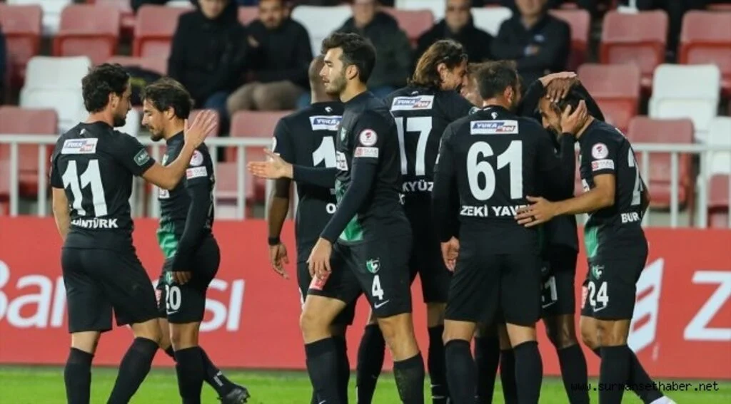  Denizlispor'dan kupada 5 gollü avantajı 
