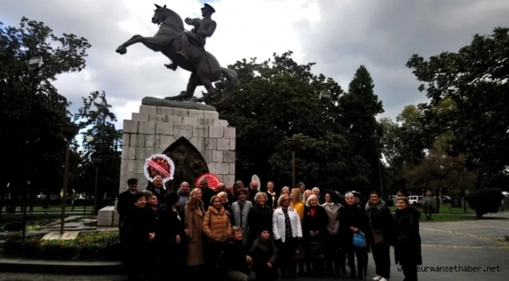 CHP'li Kadınlar 5 Aralık'ı Kutladı