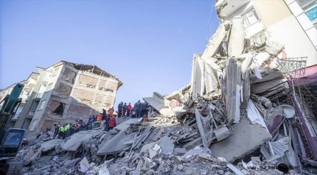 Bakan Turhan: Deprem bölgesinde ulaşımı engelleyecek bir durum söz konusu değil
