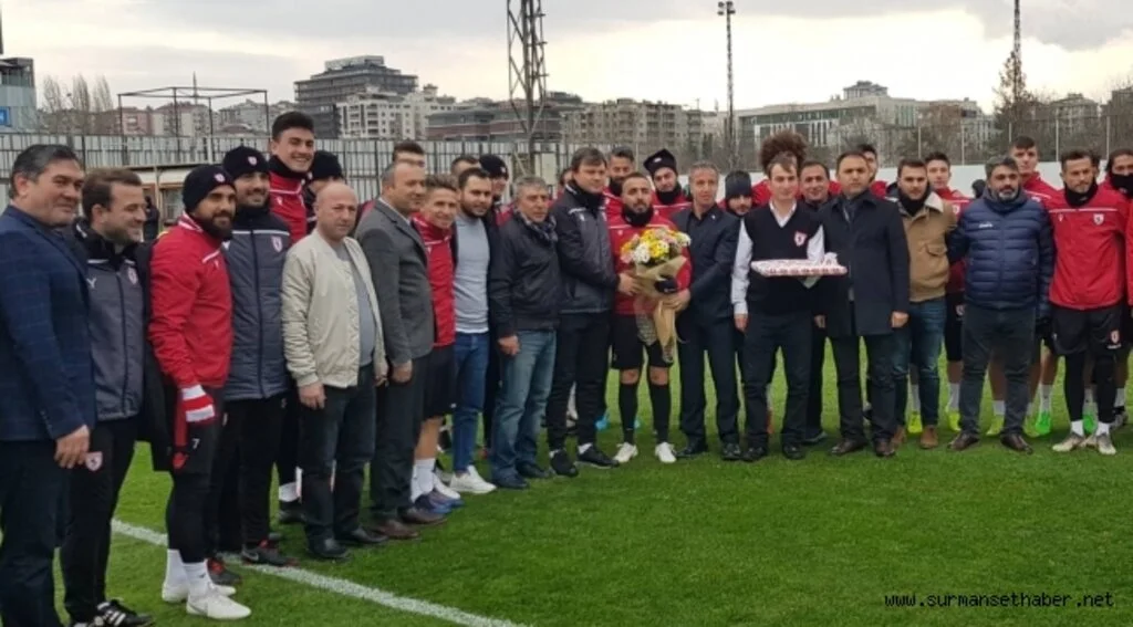 Bayburtlulardan Yılport Samsunspor'a Moral Ziyareti