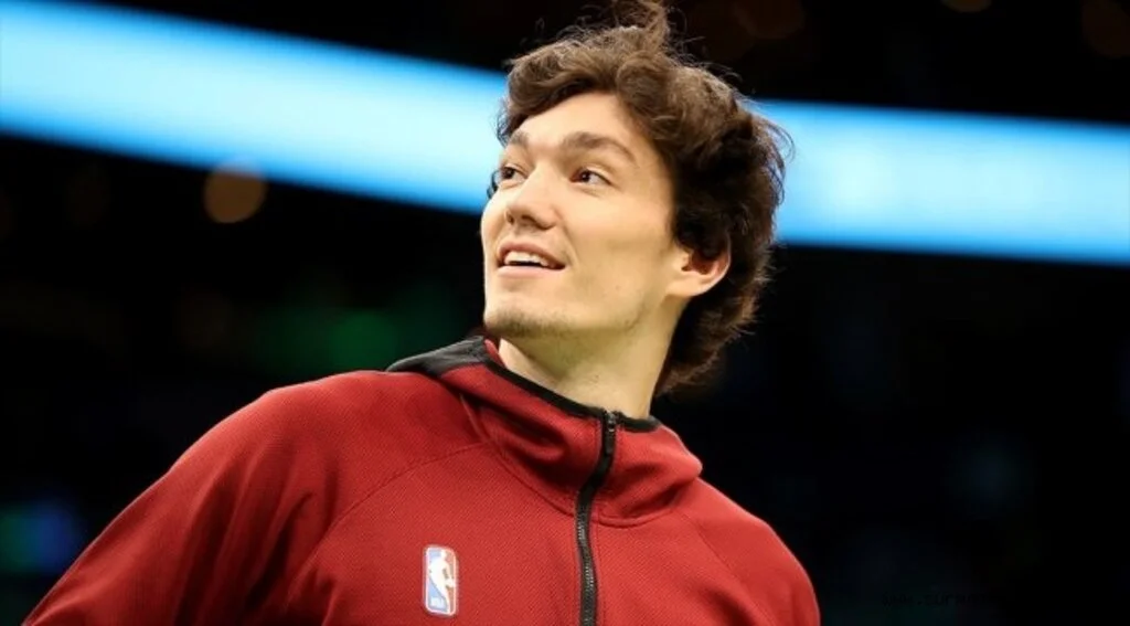 Cedi Osman depremzedeler için 385 bin lira yardım toplandı