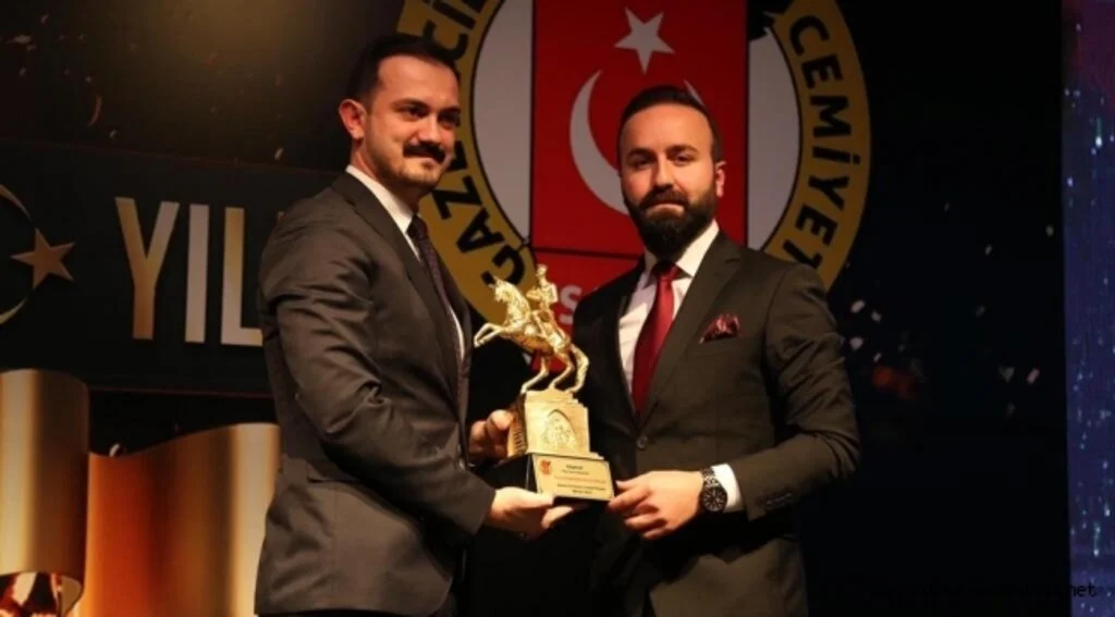 CITY MALL AVM YÖNETİM KURULU BAŞKANI YUNUS EMRE ÇELİK'E ÖDÜL