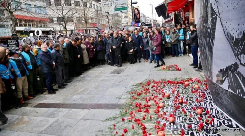 Hrant Dink Agos gazetesi önünde anıldı