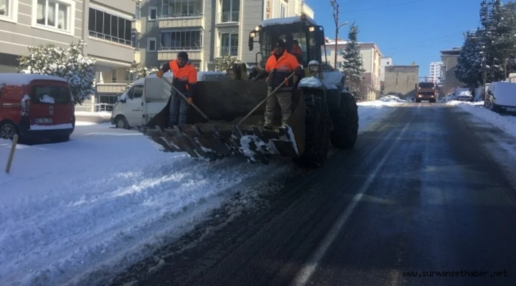 Canik Belediyesi Kar'la Mücadelede Gönüllere Taht Kurdu