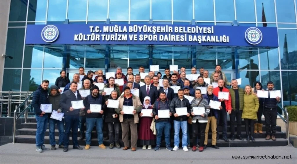 Ev ve süs hayvanları satışı yapan ve yapacak olanlara eğitim verildi