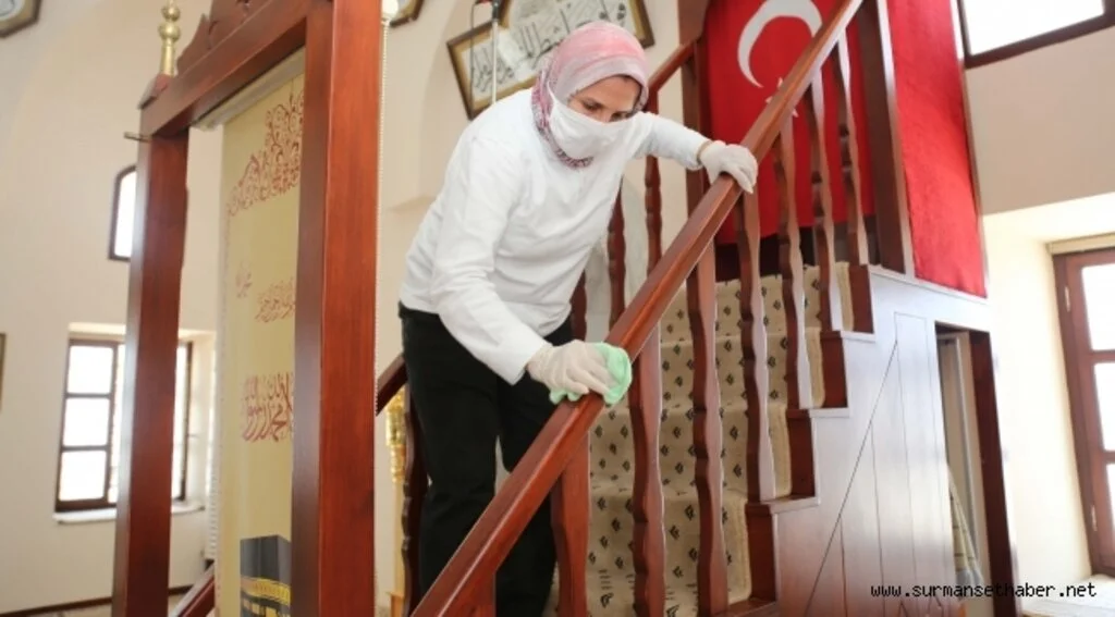 BODRUM BELEDİYESİ CAMİLERİ DEZENFEKTE EDİYOR