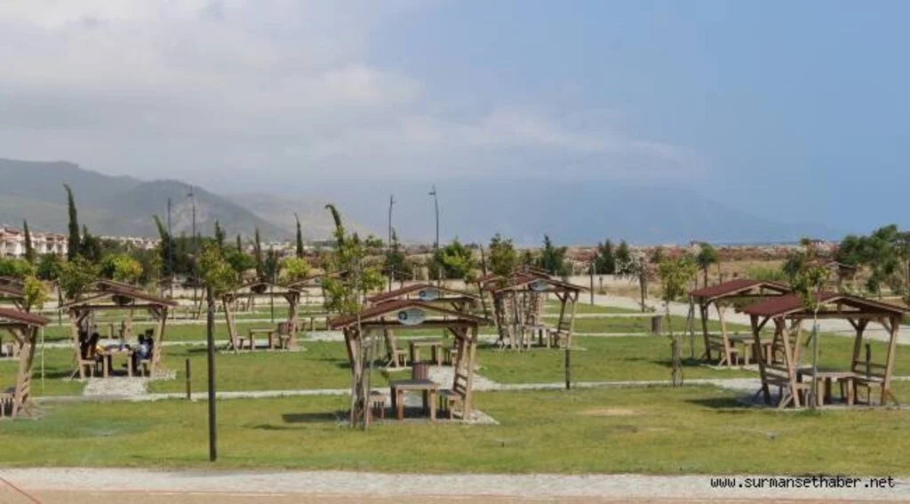 Büyükşehir Finike ve Kumluca’yı güzelleştiriyor 