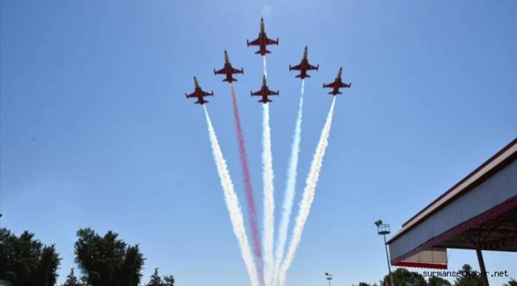 Türk Yıldızları KKTC'yi Selamladı