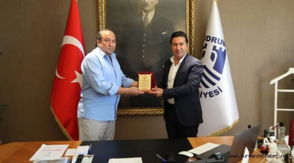 BAYDER'DEN BAŞKAN ARAS'A PLAKET