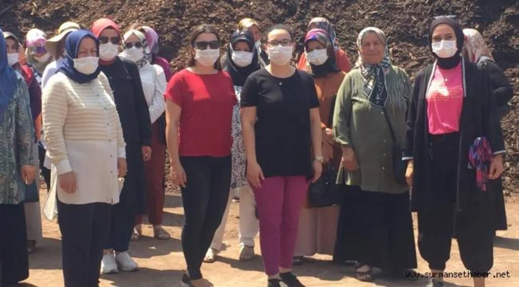 ÖDÜLLÜ ÇİFTÇİ KADINLARDAN KINAMA