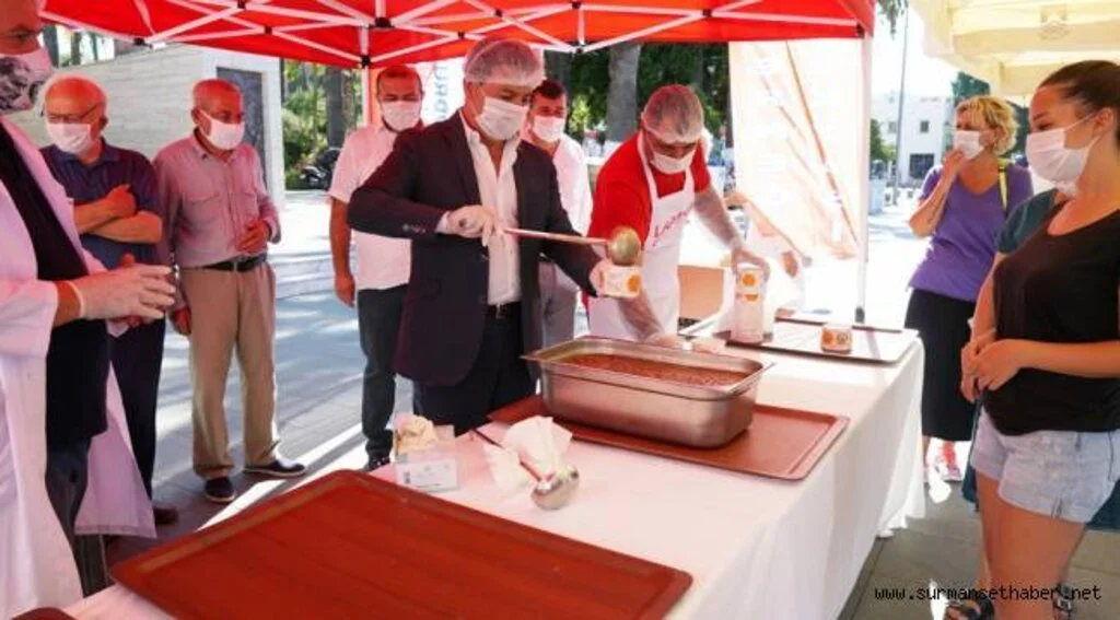 Bodrum'da Milyonlarca Aşure Dağıtıldı.