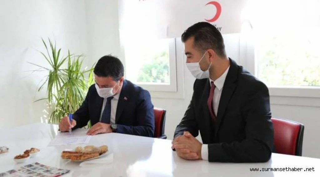 BAŞKAN ARAS, TÜRKİYE KIZILAY DERNEĞİ ÜYESİ OLDU