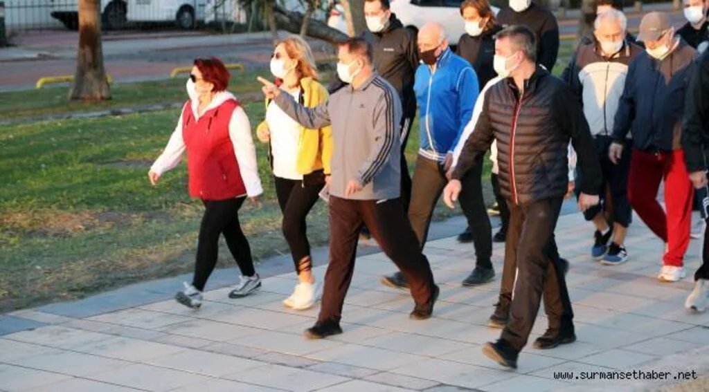 Başkan Deveci kent sakinleriyle  birlikte sağlık için 10 bin adım attı
