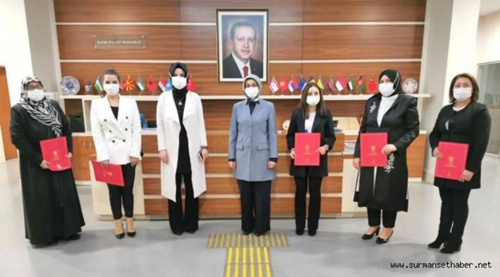 Samsun AK Parti Kadın Kolları İlçe Başkalarında Bayrak Değişimi 