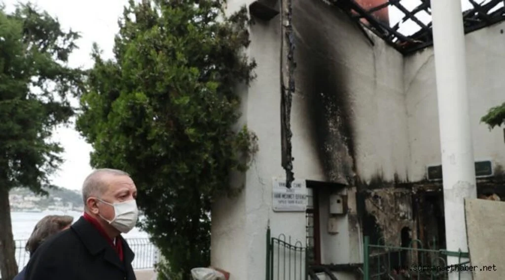 Cumhurbaşkanı Erdoğan, tarihî Vaniköy Camii’nde incelemelerde bulundu