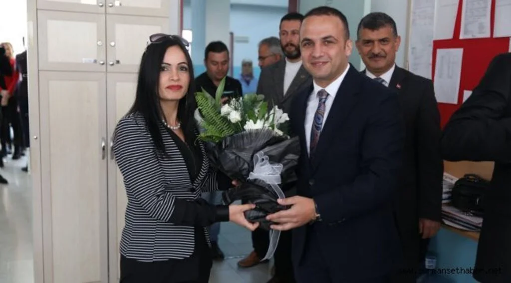 “ÖĞRETMENLER, YARINLARIN MİMARIDIR”