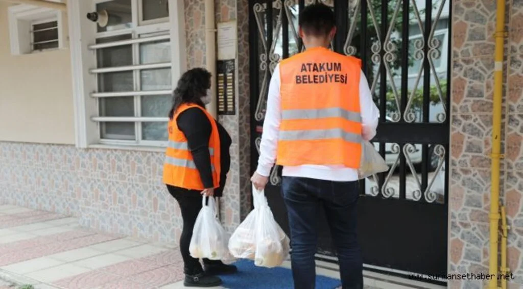 Atakum Belediyesi 10 günde  karantinadaki 530 haneye ulaşıp  1529 kişiye yemek dağıttı