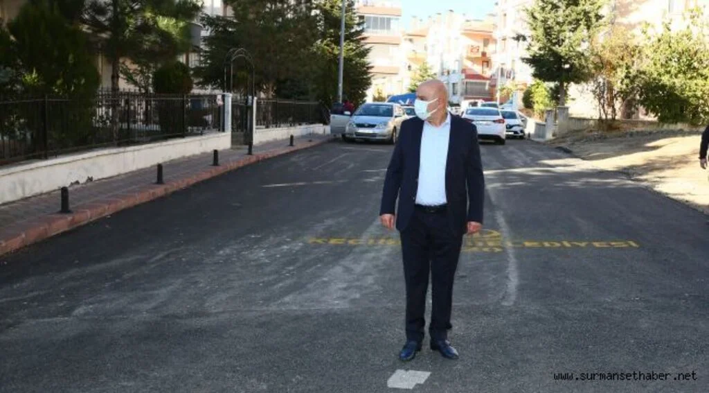 ​​BAŞKAN ALTINOK: 236 BİN TON ASFALT SERDİK, 57 BİN METRE BORDÜR DÖŞEDİK