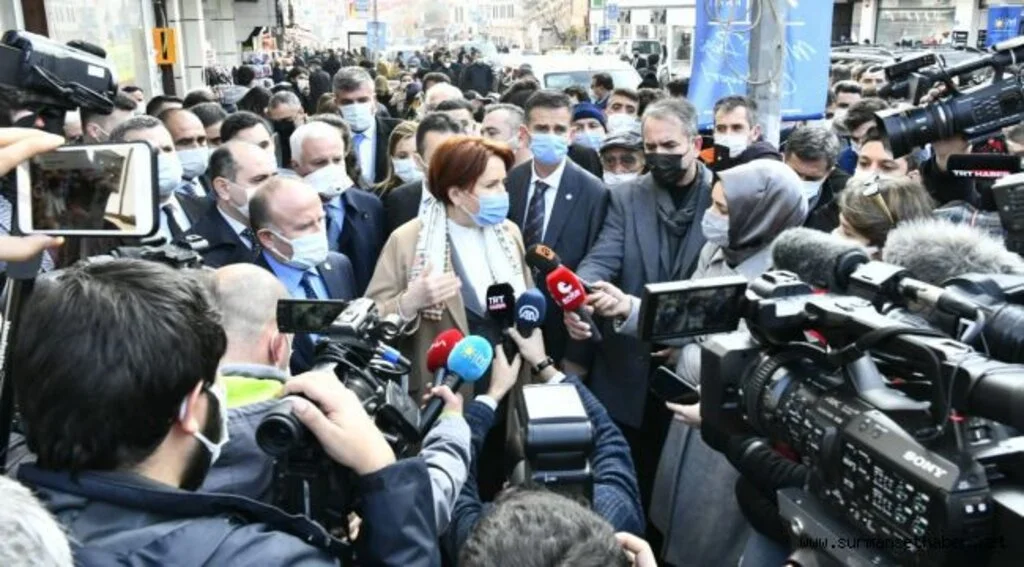 Akşener; ''Giyim kuşam üzerinden yapılan tariflerin hiçbirini doğru bulmuyorum.''