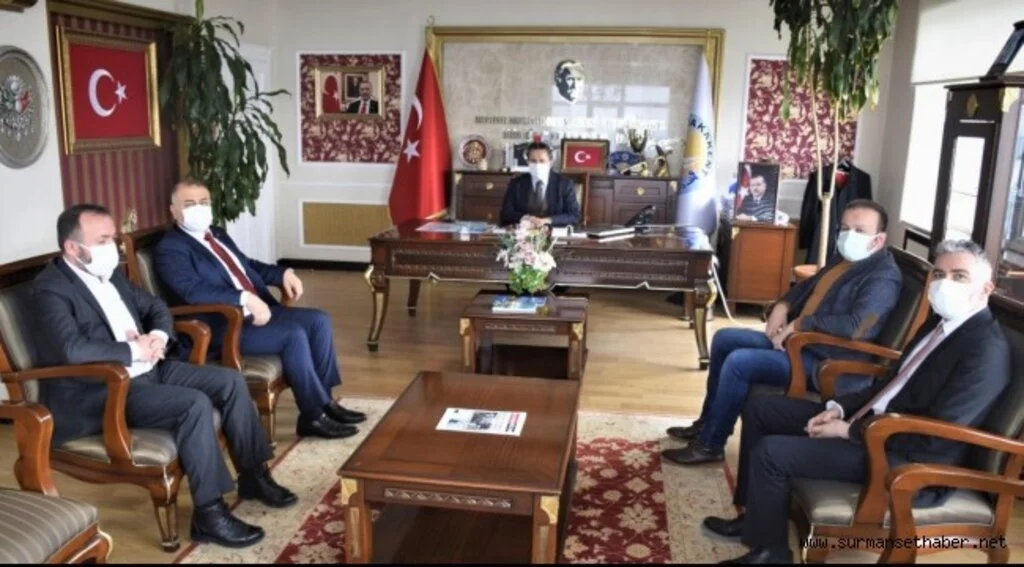  Başkan Gayretli Yakakent Belediye Başkanı Kıyma’yı ziyaret etti.