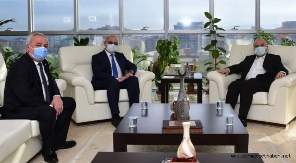 İYİ Parti Samsun Milletvekili Erhan Usta OMÜ Rektörünü Ziyaret Etti