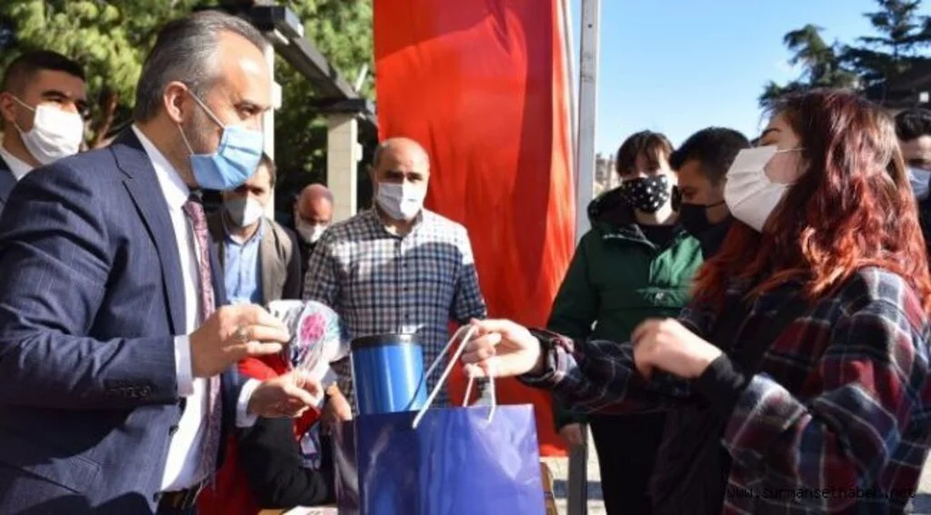 Üniversite adaylarına Büyükşehir desteği