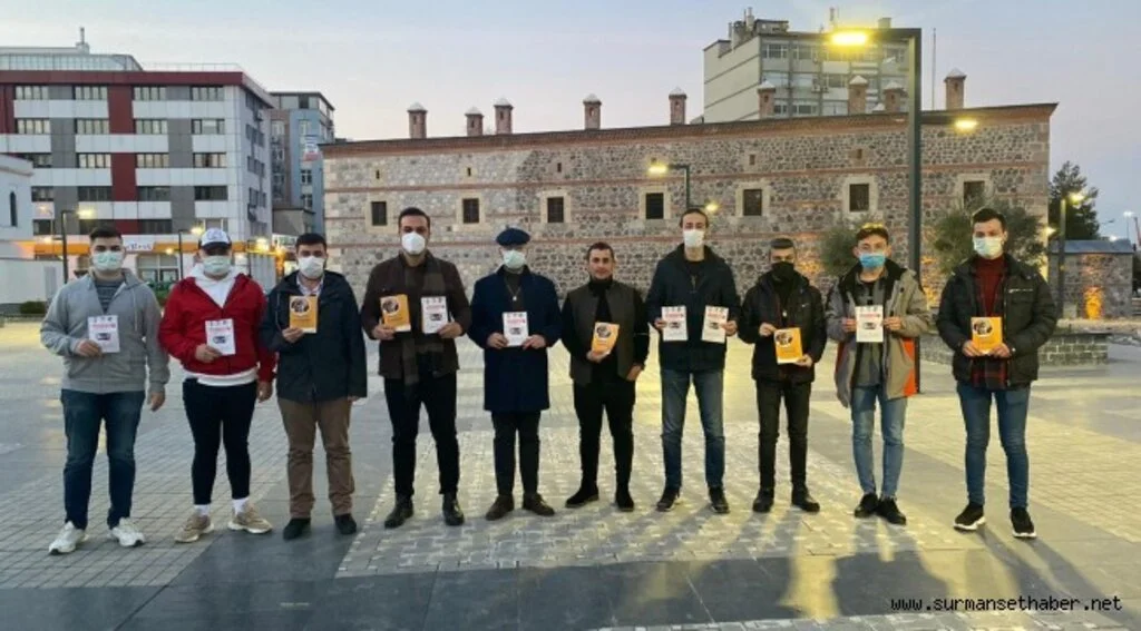 AK Parti İlkadım Gençlik Kolları, “Kaputa Vur” Farkındalık Faaliyeti Düzenledi.