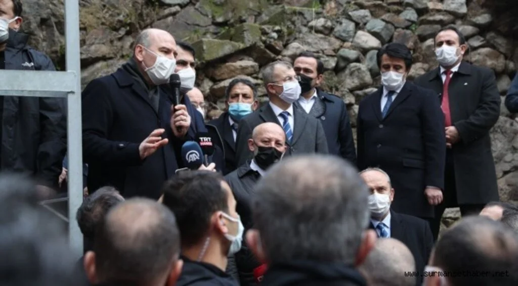 Bakan Soylu Yangın Felaketinden Etkilenen Dereiçi Köyü'nde İncelemelerde Bulundu