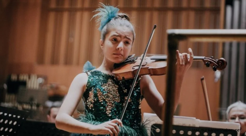 Keman Yıldızı Elif Eroğlu  Polonya’da birincilik kazandı