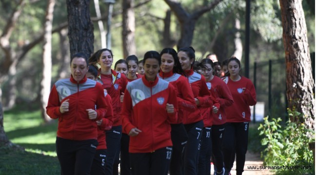 Mavi Kelebekler’den HayatPark’ta kros idmanı