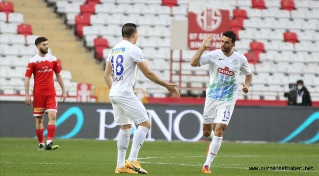 Çaykur Rizespor deplasmanda 3 puanı 3 golle kazandı