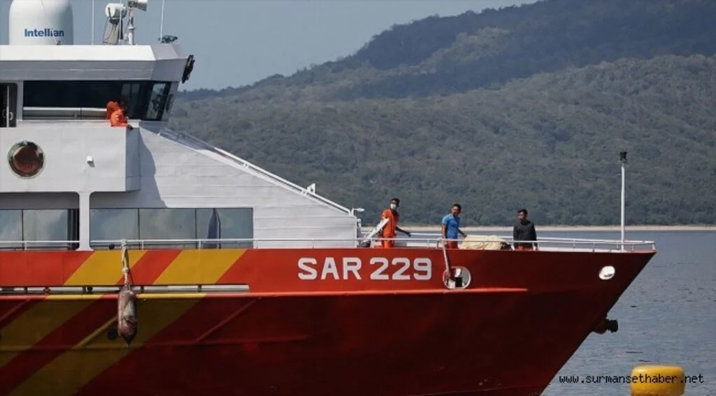 Endonezya'da kayıp denizaltının enkazı Bali Adası açıklarında bulundu
