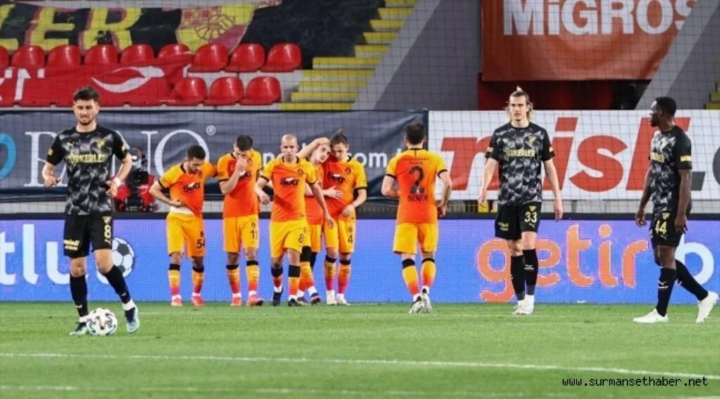 Galatasaray, lider Beşiktaş'la puan farkını 6'ya indirdi