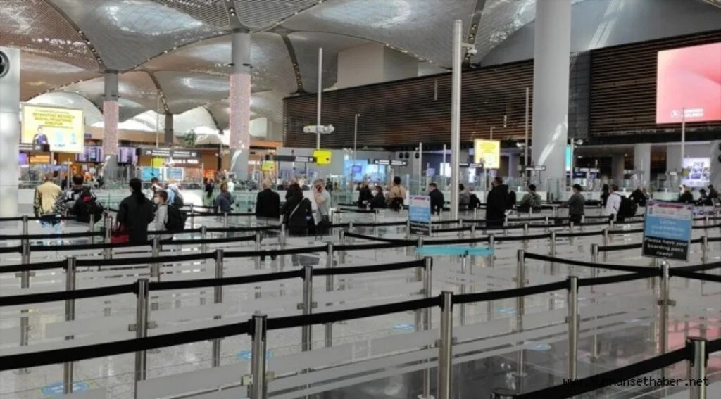 İstanbul'daki havalimanlarını bir günde 135 binden fazla yolcu kullandı
