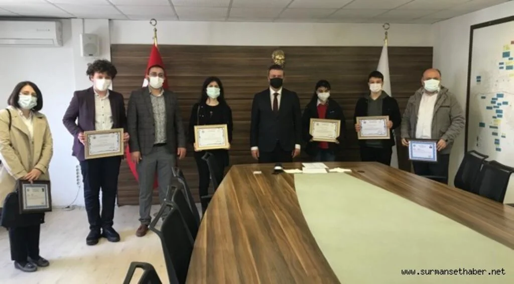 Liseler Arası TÜBİTAK Proje Yarışmasına İlkadım İlçesi Öğrencileri Damgasını Vurdu. 