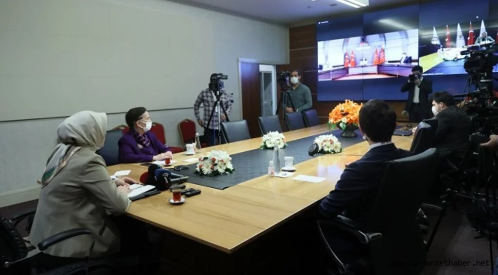 AK Parti heyeti, CHP ve MHP heyetleri ile video konferans aracılığıyla bayramlaştı