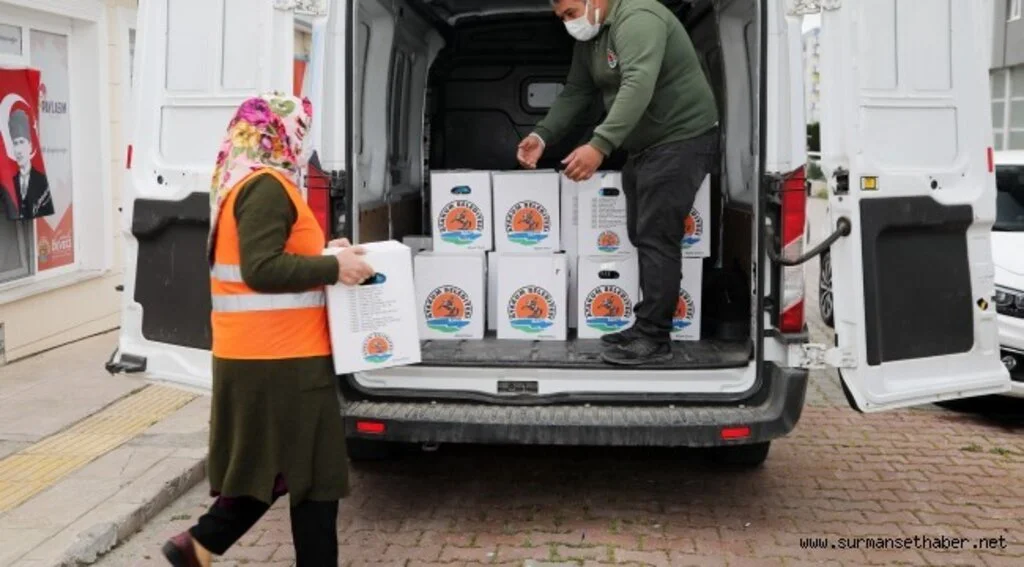  Atakum'da yüzlerce miniğe bayramlık sürprizi