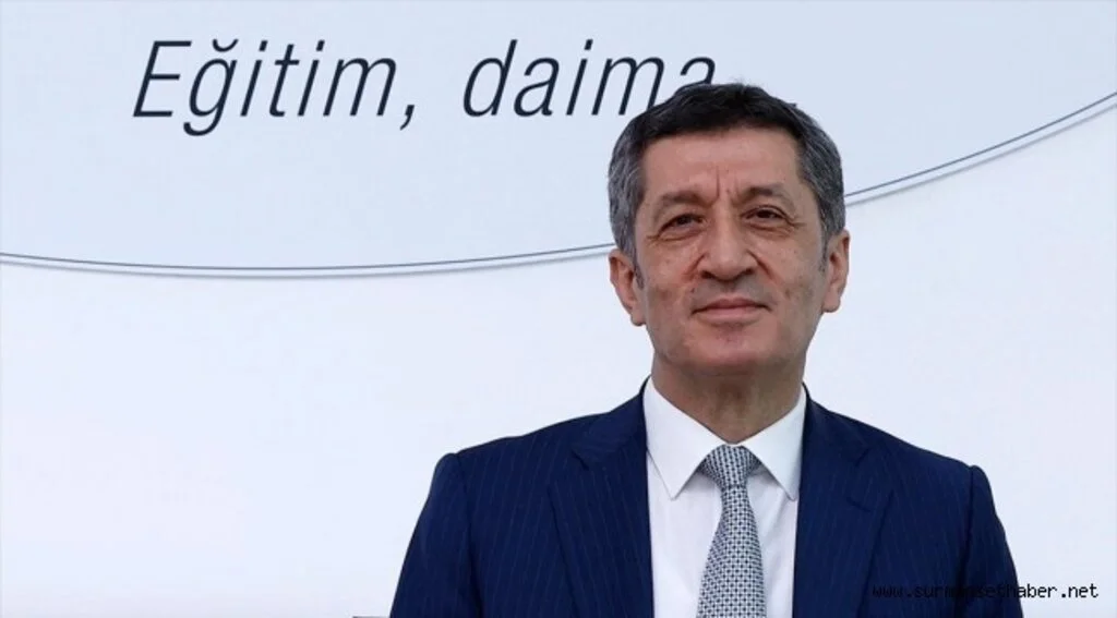 Bakan Selçuk gençleri saat 19.19'da İstiklal Marşı okumaya davet etti